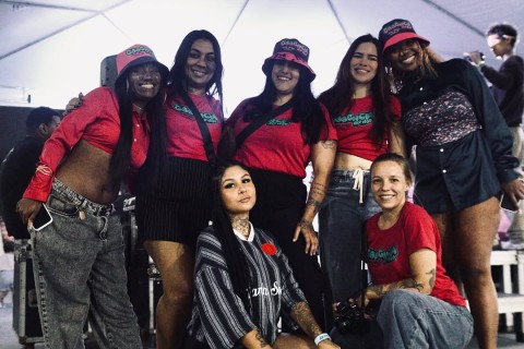 Cabo Frio recebe Slam de Poesias em tributo a Jamile Suarhs, com foco em poetisas