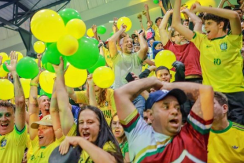 Prefeitura de Cabo Frio promove Arena da Copa com transmissão dos jogos do Brasil em três pontos do município