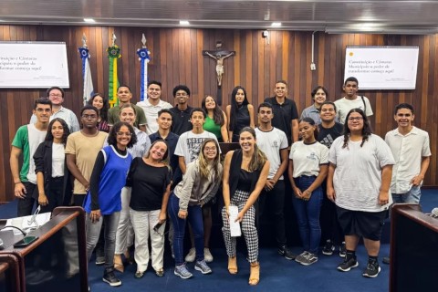 Parlamento Juvenil recebe capacitação com servidores da Escola do Legislativo de Cabo Frio