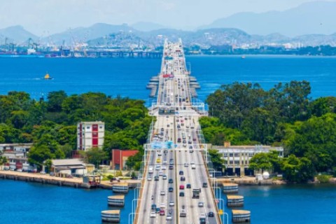 Feriado prolongado deve registrar mais de 1 milhão de veículos na Ponte Rio-Niterói