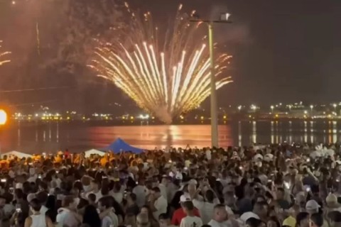 Réveillon de Araruama reúne cerca de 50 mil pessoas na orla da Pontinha