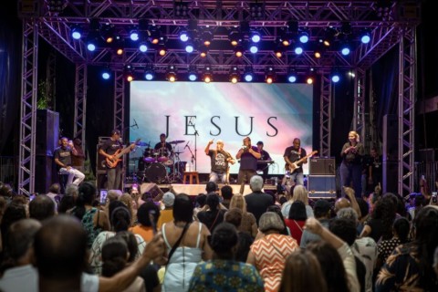 Iguaba Grande celebra o Dia do Evangélico com praça lotada e noite de fé e união