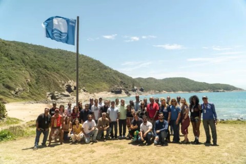 Búzios encerra hasteamento da Bandeira Azul e é o único no RJ com quatro praias certificadas