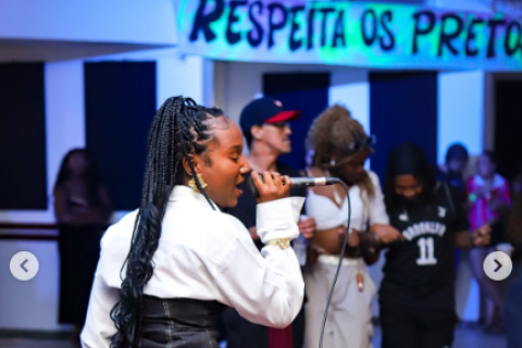 ‘Mostra de Artes Negras’ ocupa o centro de Cabo Frio em noite de celebração, neste sábado (28)