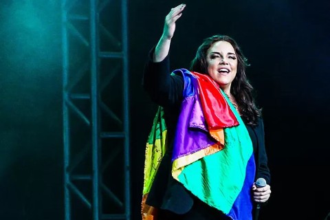 20ª Parada Do Orgulho LGBTI+ de Cabo Frio recebe show histórico de Ana Carolina neste sábado (4)