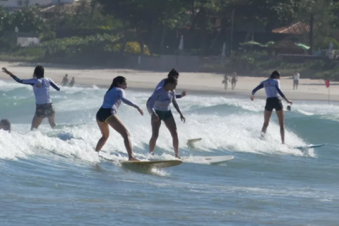 Búzios recebe 6º Encontro Fluminense de Surf Feminino no Dia da Mulher
