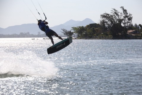 Araruama consolida título de Capital do Kitesurf com sucesso do Desafio Brasileiro 2025