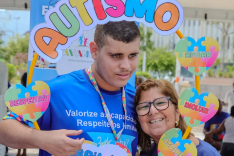 Abril Azul em Tamoios, distrito de Cabo Frio, reúne serviços e orientações sobre direitos da pessoa com autismo