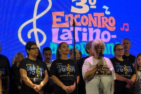 3º Encontro Latino-Americano de Música, Dança e Coros encanta público na noite de abertura em Arraial do Cabo