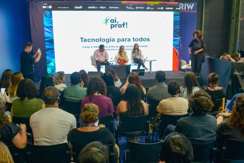 Escolas municipais de Araruama vão incentivar alunos a criar jornais e podcasts