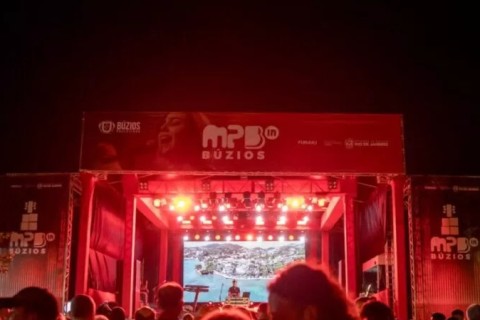 MPB in Búzios 2025 reúne mais de 13 mil pessoas na Praça Dona Dita, no bairro Ferradura
