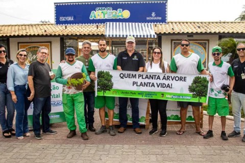 Distribuição de mudas nativas mobiliza população em São Pedro da Aldeia