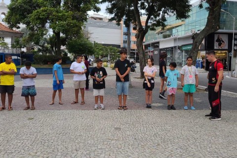 Campeonatos gratuitos de ioiô agitam praças da Região dos Lagos