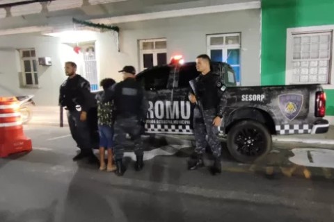 Guarda Municipal encontra menino perdido e o devolve à família em São Pedro da Aldeia