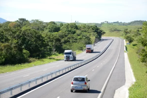 ViaLagos estima mais de 296 mil veículos na RJ-124 durante feriado prolongado