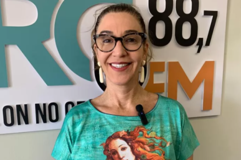 RCFM / Ingrid Silveira destaca editais e ações culturais em Arraial do Cabo