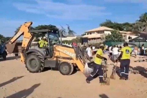 Operação de limpeza recolhe mais de 200 toneladas de lixo após o Réveillon em Búzios