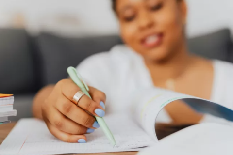 Prêmio literário nacional abre inscrições e seleciona novos autores