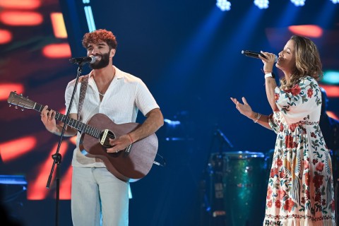 Dupla de Saquarema, Rosalu, emociona e garante vaga na próxima fase do The Voice Brasil