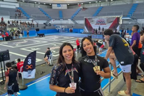Atletas de Cabo Frio brilham no ADCC Macaé e inspiram mulheres no esporte