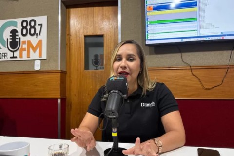 RCFM / Daniela Soares anuncia ônibus gratuito, investimentos em educação e batalhão da PM em Araruama