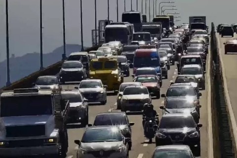 Mais de 1,8 milhão de veículos devem passar pela Ponte Rio-Niterói no período de Carnaval