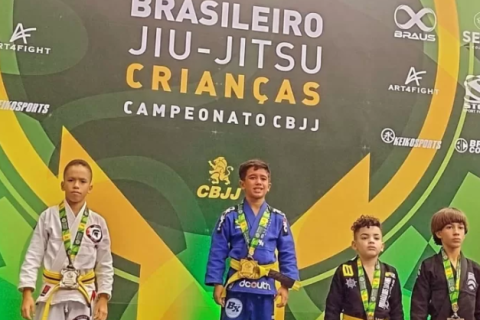 Atleta de Búzios conquista ouro no Campeonato Brasileiro de Jiu-Jitsu em São Paulo