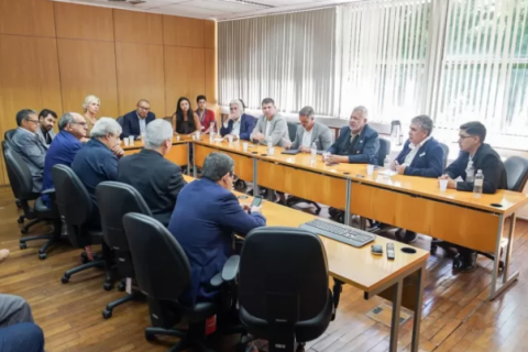 Cabo Frio avança em articulações com Estado para fortalecer ambiente de negócios