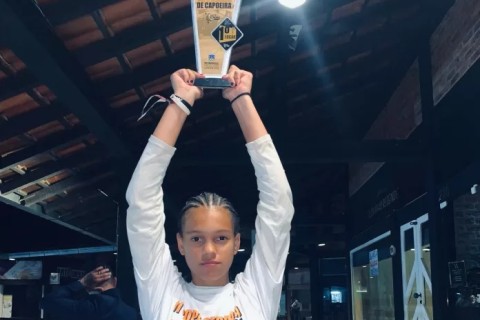Capoeirista de Cabo Frio conquista vaga no Mundial em Brasília e lança rifa para custear viagem