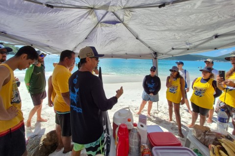 Mutirão em Arraial retira 40 kg de lixo das Prainhas do Pontal e abre Semana Nacional de Limpeza dos Mares