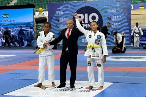 Cabo-friense Gabi Yamaguchi é campeã no No Gi da AJP e sobe três vezes ao pódio no Rio