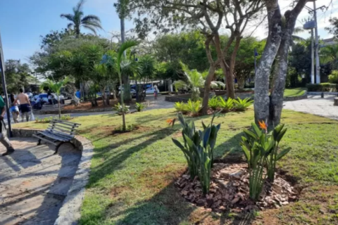 Feira da Mulher Migrante movimenta a Praça dos Ossos nesta quinta (19), em Búzios