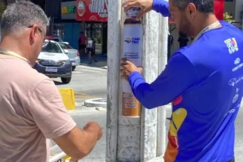 Secretaria de Meio Ambiente instala bituqueiras nas praias de Cabo Frio para reduzir o descarte inadequado