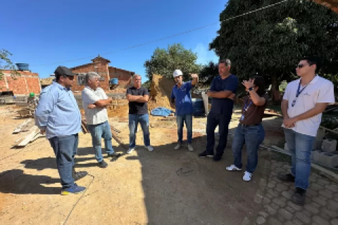 Prefeito de Búzios, Alexandre Martins, visita escolas municipais em obras e acompanha melhorias na infraestrutura educacional