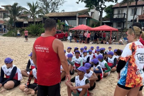 Mais de 120 crianças participam do Projeto Botinho 2026 em Búzios