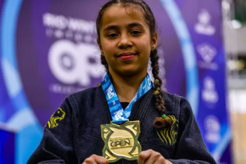Cabo-friense de apenas 11 anos brilha em campeonato de Jiu-Jitsu no Rio e garante ouro
