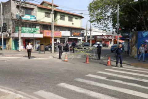 Informe de Trânsito na  Rua Ézio Cardoso da Fonseca