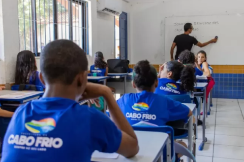 Cabo Frio alcança resultado histórico e eleva alfabetização infantil a 64%