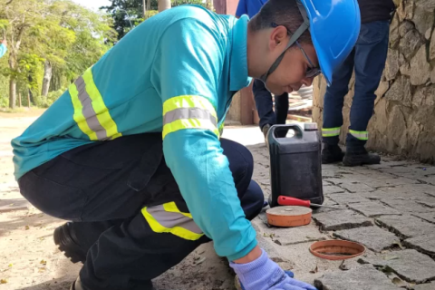 Mais de 2 mil imóveis são vistoriados em fiscalização contra o descarte irregular de esgoto, em Arraial do Cabo