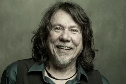 LiterArraial 2025 continua nesta sexta (3) com show do cantor Lenine