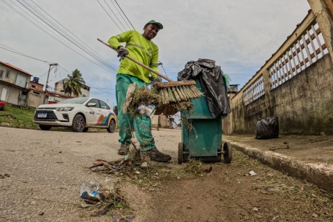 Vários bairros de Cabo Frio recebem ações de limpeza e manutenção por todo o município