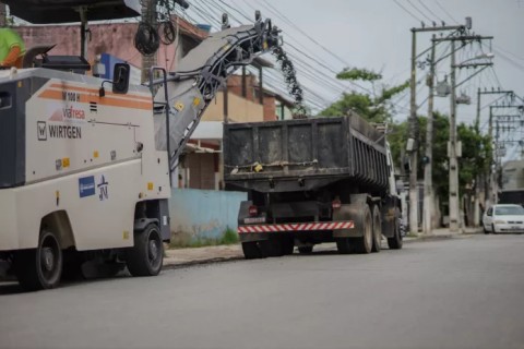 Trecho da Estradinha até Tangará recebe obra de pavimentação em Cabo Frio