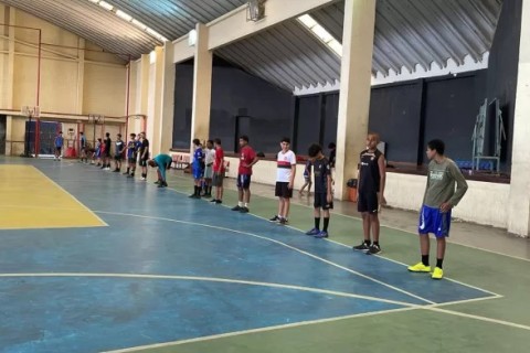 CRAS Tamoios, em Cabo Frio, abre inscrições para oficinas gratuitas de vôlei infanto-juvenil