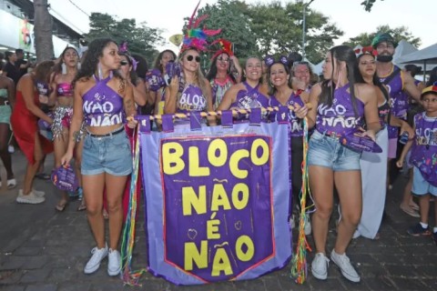 Armação dos Búzios realiza Bloco “Não é Não” na Orla Bardot e reforça combate ao assédio no Carnaval