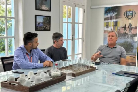 Prefeito de Búzios recebe Enel e reforça preparativos para o verão