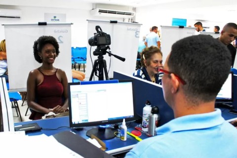 Detran RJ lança atendimento exclusivo para mulheres emitirem a nova Carteira de Identidade Nacional