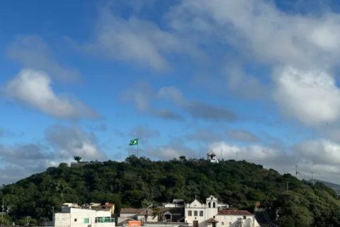 Sol e brisa: feriadão promete tempo firme na Região dos Lagos