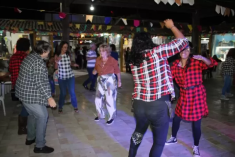 Baile de Dança de Salão com clima junino acontece nesta sexta (27) em São Pedro da Aldeia