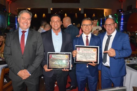 Câmara de Arraial do Cabo homenageia cidadãos com honrarias em evento que reuniu mais de 600 pessoas