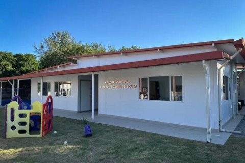 Ordem Pública de Búzios se reúne com trabalhadores de João Fernandes sobre segurança de esportes náuticos